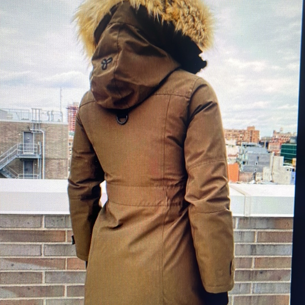 Aritzia/tan Bancroft parka medium olive green - Picture 15 of 15